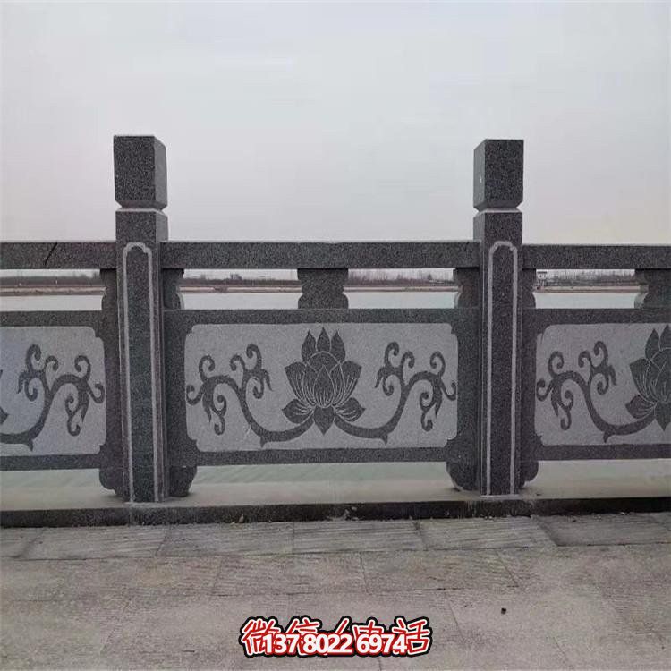 花崗巖護(hù)欄——完美結(jié)合精美雕刻與經(jīng)典欄桿扶手，為寺廟景點帶來外觀華麗的裝飾