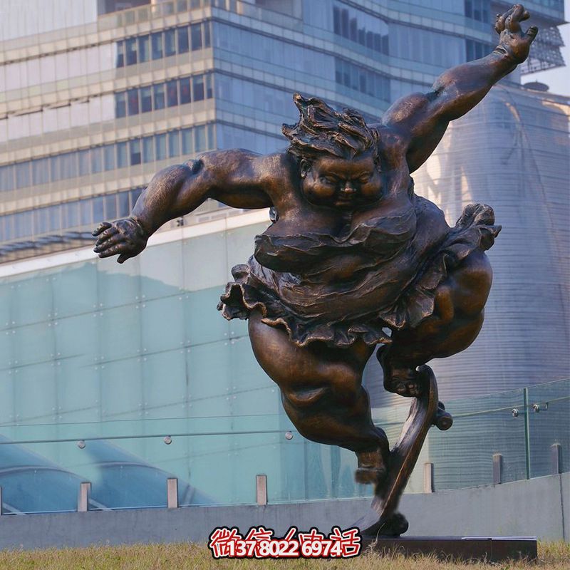 玻璃鋼雕塑滑板車，為城市公園和廣場(chǎng)帶來活力