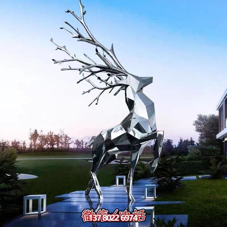 不銹鋼幾何形鏡面彩繪擺件，為校園景觀戶外售樓處帶來時尚美感