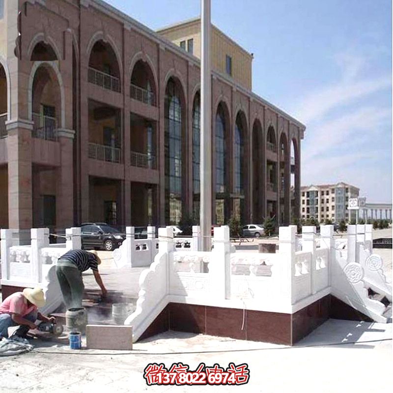 高雅華麗的漢白玉雕塑升旗臺，為你的飛機場增添華麗色彩