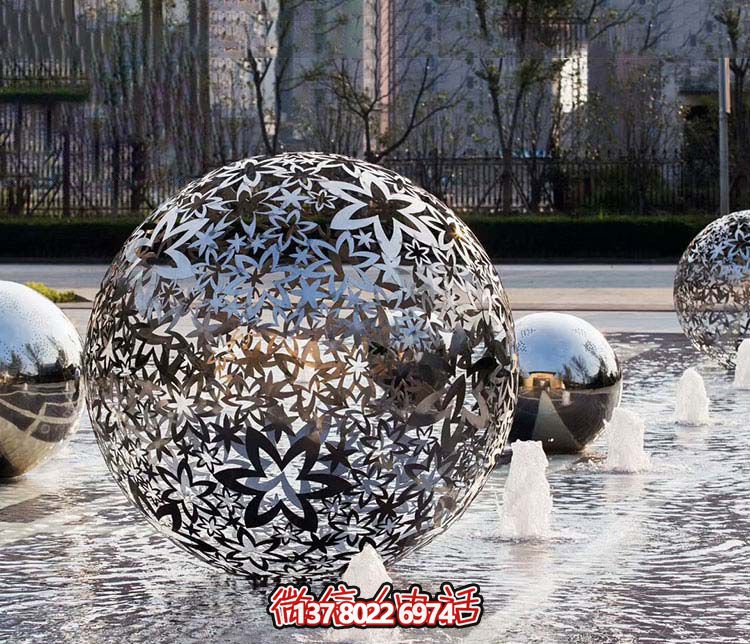不銹鋼噴泉球雕塑，創(chuàng)意點(diǎn)亮廣場(chǎng)