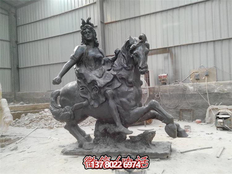 超越傳統，探索未知的玻璃鋼騎馬擺件