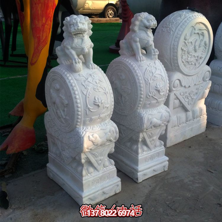 濃縮漢文化，以仿古建筑漢白玉雕塑裝點宮殿門墩