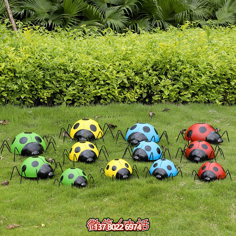 公園里擺放的行走的玻璃鋼彩繪瓢蟲(chóng)雕塑 公園里擺放的行走的玻璃鋼彩繪瓢蟲(chóng)雕塑